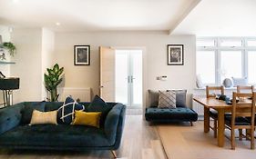 Amazing New Spacious Apartment In Se1